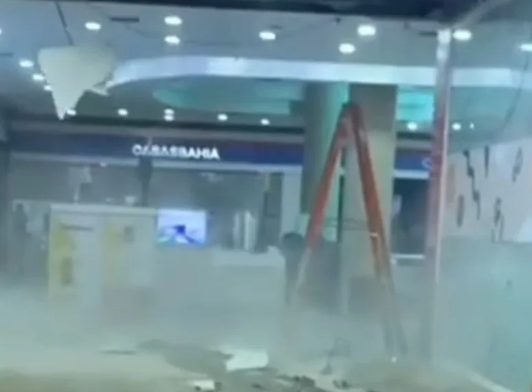 ( Video) Urgente!!Teto de Shopping em Campo Grande desaba!! Administração faz pronunciamento