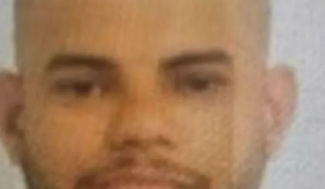 IDENTIFICADO POLICIAL QUE MORREU APÓS ATIRAR NA NAMORADA EM DELEGACIA NO RIO