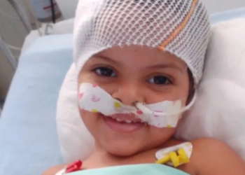 Milagre! Menina Baleada na Cabeça Sai do Coma e Já Consegue Sorrir