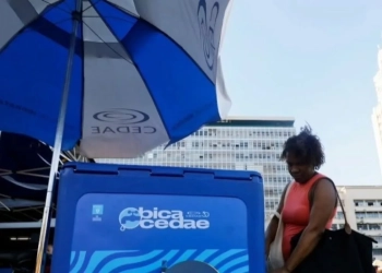 ÁGUA GELADA DE GRAÇA NO RIO: CEDAE LANÇA AÇÃO PARA COMBATER O CALOR EXTREMO