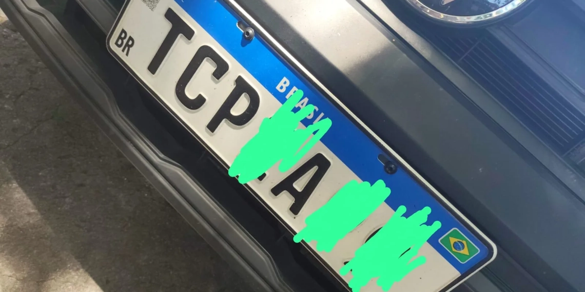 Carros com placas contendo TCP viram motivo de tensão em áreas dominadas por facção rival no Rio