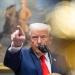 Trump Promete Prisões e Deportações em Massa Contra Manifestantes Antigoverno