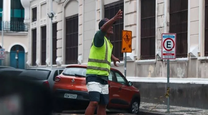 ATENÇÃO: Fim dos Flanelinhas? Projeto de Lei Propõe Pena de Até 8 Anos de Prisão para a Prática