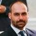 Eduardo Bolsonaro sugere exílio nos EUA e provoca debate na internet