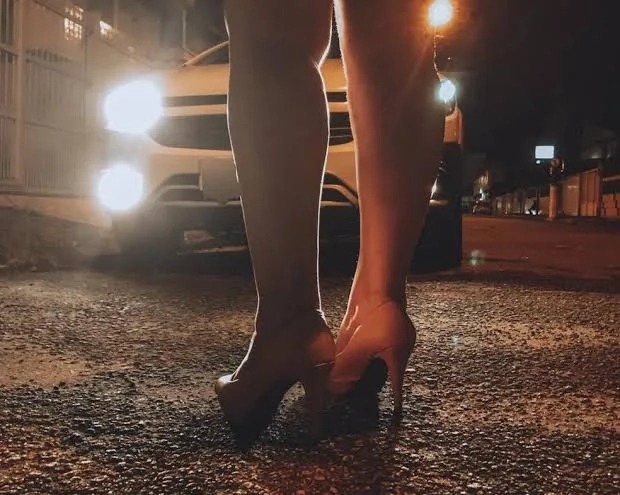 Deputado Propõe Lei Para Proibir Garotas de Programa nas Ruas