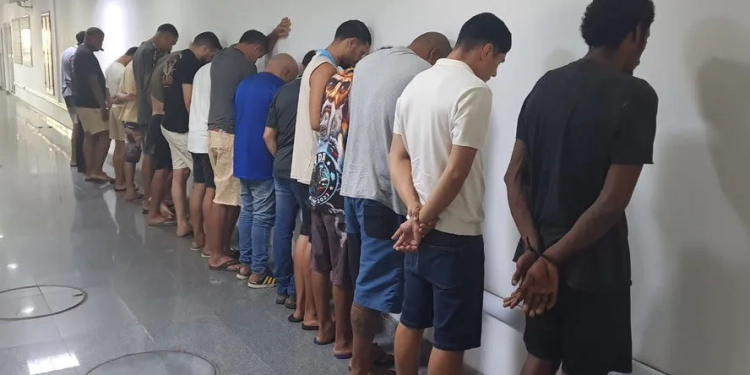 Megaoperação da Polícia Civil no RJ prende mais de 250 suspeitos de roubos e latrocínios