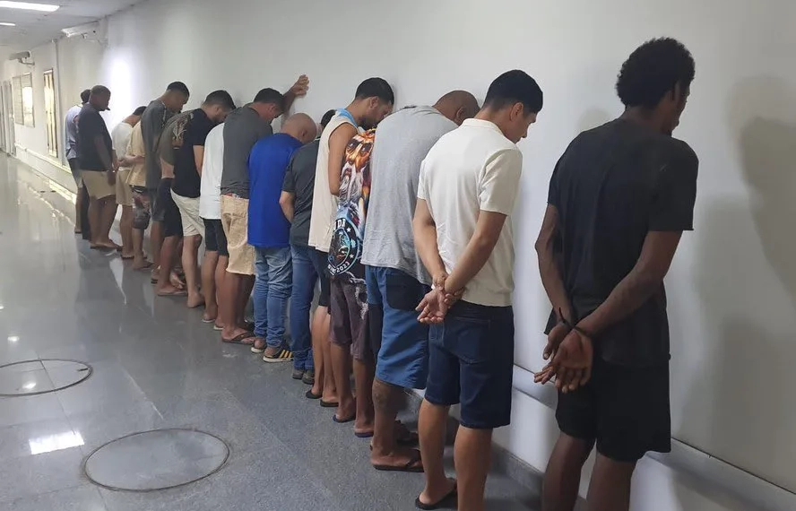 Megaoperação da Polícia Civil no RJ prende mais de 250 suspeitos de roubos e latrocínios