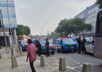 Criminoso Tenta Assaltar Ônibus na Avenida Brasil e é Preso em Ação Rápida da PM
