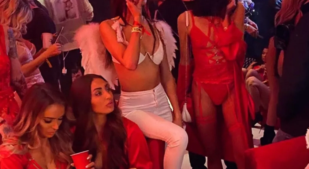 Garotas de programa foram escolhidas para sentar no colo e beijar os parças de Neymar