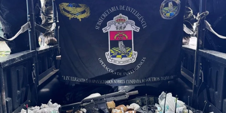 Dois suspeitos de tiroteio que feriu médica da Marinha morrem em operação da PM no Complexo do Lins