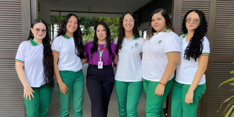 Estudantes Criam Caneta que Detecta Drogas em Bebidas e Previne Golpe ‘Boa Noite, Cinderela’