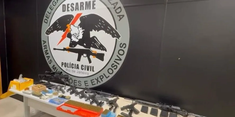 CAC Preso no Rio: Polícia Desmantela Esquema de Tráfico de Armas para Facções