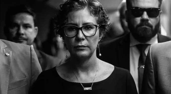 STF avança para condenação de Carla Zambelli a 5 anos de prisão por porte ilegal de arma
