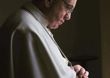 Papa Francisco Recebe Alta e Deixa Hospital Após Cinco Semanas Internado