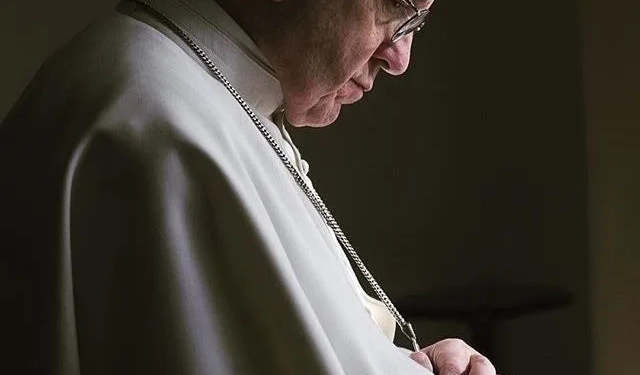Papa Francisco Recebe Alta e Deixa Hospital Após Cinco Semanas Internado