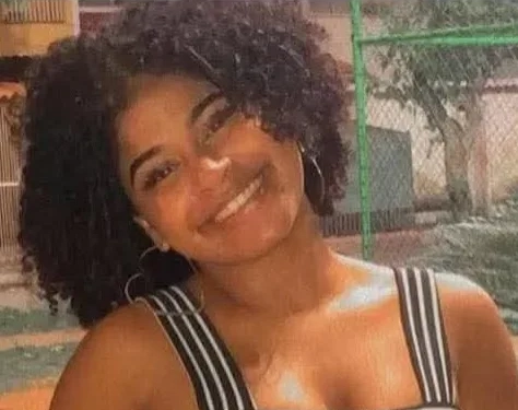 Mulher mata marido a facada por ciúmes e foge com filha de 7 meses