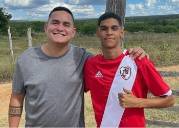 Luva de Pedreiro oferece R$ 2,5 milhões para encerrar processo, mas o inusitado acontece