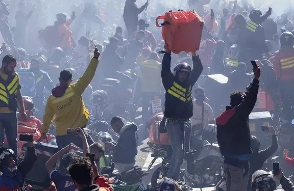 Entregadores de Aplicativos Paralisam Serviços em Greve Nacional de Dois Dias, veja o que a categoria exige