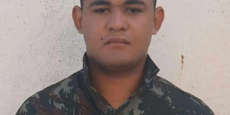 Jovem com depressão desaparece em Guaratiba, e família busca desesperadamente por informações