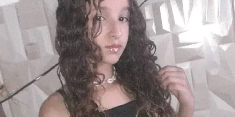 Desespero e angústia: Mãe faz apelo por filha desaparecida em Itaguaí