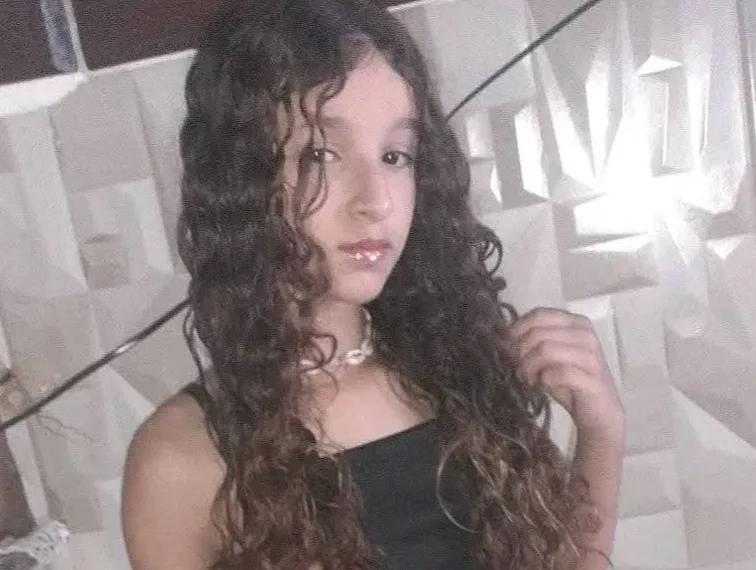 Desespero e angústia: Mãe faz apelo por filha desaparecida em Itaguaí