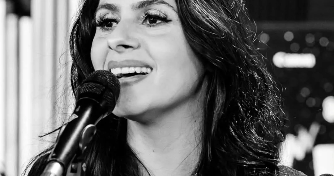 Cantora Mira Callado encerra programação especial dedicada ao Mês da Mulher no West Musical