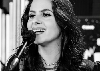 Cantora Mira Callado encerra programação especial dedicada ao Mês da Mulher no West Musical