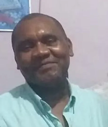 Camelô morre ao ser atingido por bala perdida durante operação policial