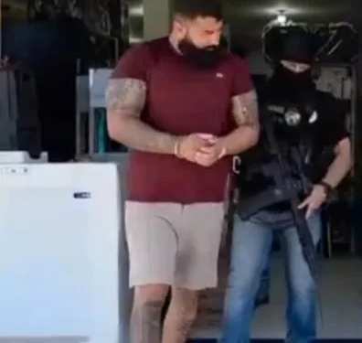 ( Video) Braço direito de chefe da milícia é preso em megaoperação da polícia no Rio