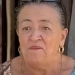 Mulher enriquece vendendo fofocas e compra duas casas