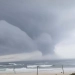 ( Video) Tromba d’Água Surpreende e assusta banhistas e moradores em praia do Rio