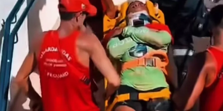 Instrutor de Surf Sofre Acidente Grave em Praia do Rio e é Socorrido Urgentemente