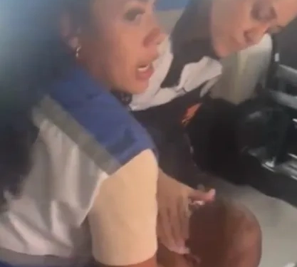 ( Video) Policiais do Segurança Presente Salvam Bebê em Guaratiba