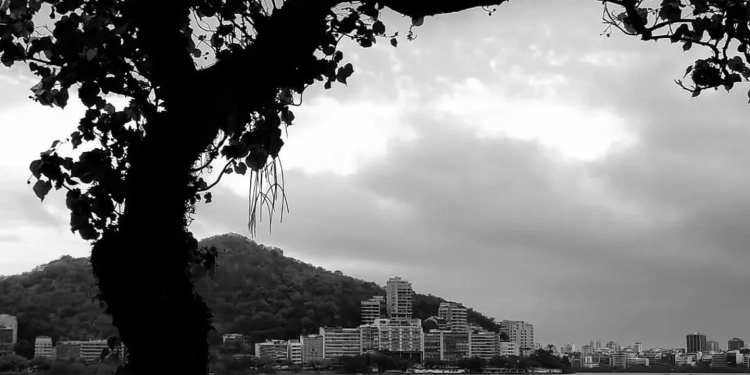 Outono Começa com Chuva e Queda de Temperatura no Rio de Janeiro