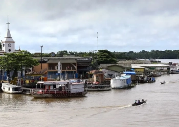 Embarcação  com 60 pessoas naufraga na Ilha de Marajó