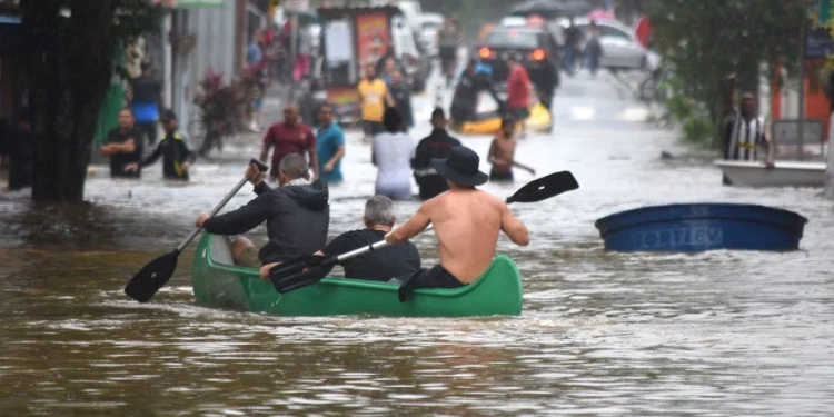 Temporal Devastador em Angra dos Reis: Cidade Decreta Situação de Emergência após 324 mm de Chuva em 24h