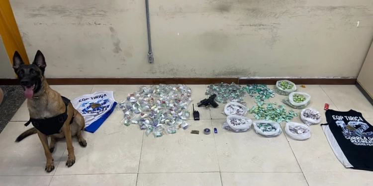 Traficante ‘JN’ é preso com pistola e grande quantidade de drogas no Recreio