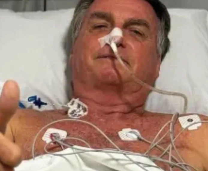 Bolsonaro é submetido a cirurgia após mal-estar durante agenda no Nordeste