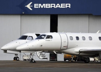 Ações da Embraer Disparam Após China Retaliar Boeing: Gigante Brasileira Pode Suprir Demanda Mundial