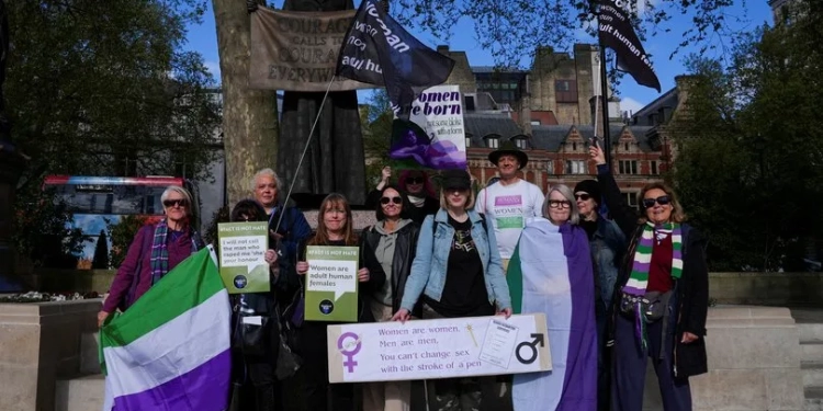 Suprema Corte do Reino Unido Define que Mulheres Trans Não se Enquadram na Definição Legal de Mulher