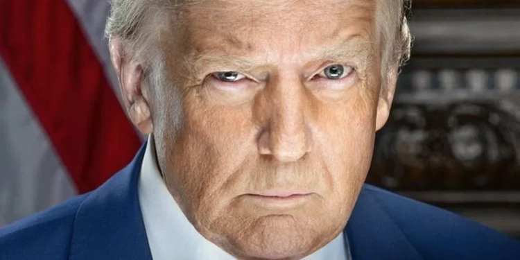 Donald Trump homenageia Papa Francisco e ordena bandeiras a meio mastro e faz declaração comovente