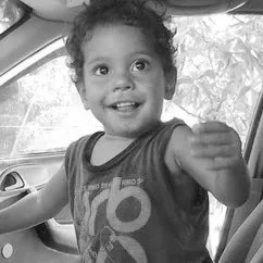 bebê de 1 ano morre eletrocutado ao abraçar a mãe que levou choque