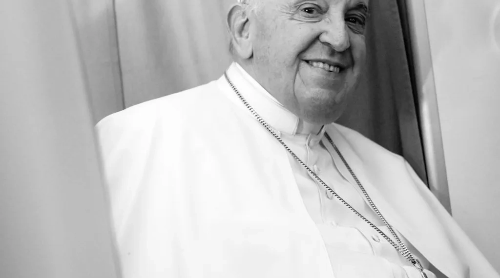 Histórico e Emocionante: Sepultamento do Papa Francisco é Concluído