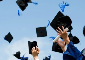 Geração Z Desacredita na Faculdade: 51% Consideram Diploma Um Mau Investimento, Aponta Pesquisa