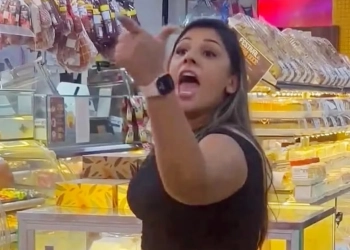 Mulher É Condenada à Prisão por Racismo e Homofobia em Caso Chocante