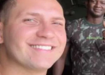 ( IMAGENS CHOCANTES) Dois Sargentos do Exército São Assassinados em Ataque Brutal no Rio!! Um deles carbonizado