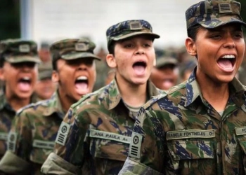 Histórico! Mulheres iniciam seleção para serviço militar voluntário no Brasil
