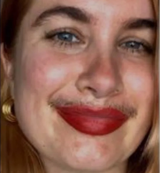 Título: Bigode, Buço e Liberdade: Mulheres Rompem Padrões e Exibem Seus Pelos Faciais com Orgulho