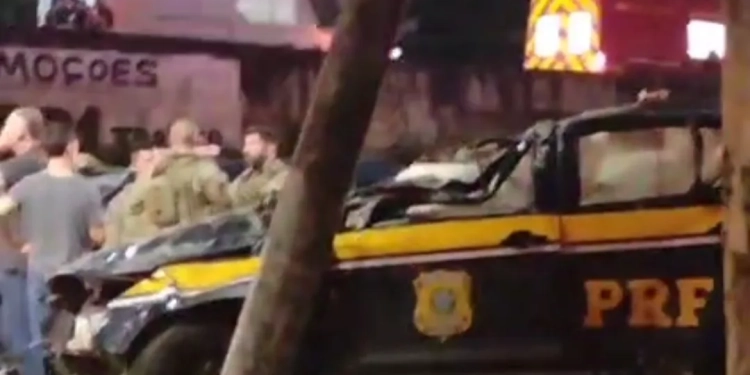 Três agentes da PRF morreram num acidente na avenida Brasil