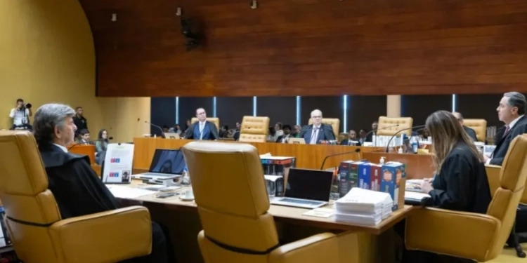 Urgente!! STF Forma Maioria e Libera Linguagem Neutra em Escolas de Todo o País